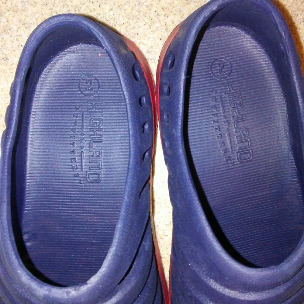 NWOT Navy Blue Red Highlander boy vinyl sandal - Picture 4 of 4